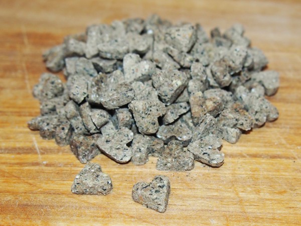 Špaldové sušenky MINI srdíčka s pampeliškou 30 g